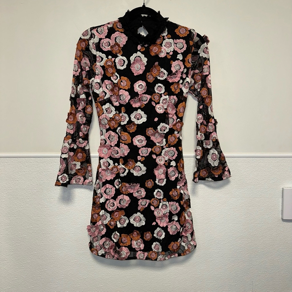 French Connection Dresses & Skirts - French Connection Lace Astrida 3D Embroidered Floral Mod XS Eur Black Size 4 US